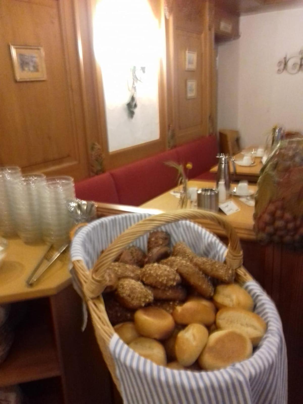 Hotel Zum Goldenen Ochsen Maikammer Kültér fotó