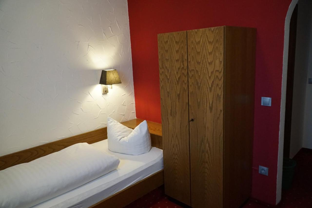 Hotel Zum Goldenen Ochsen Maikammer Kültér fotó