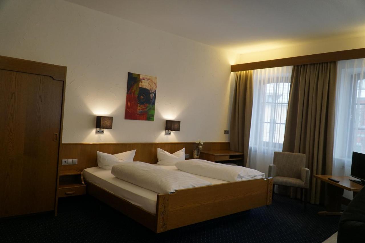 Hotel Zum Goldenen Ochsen Maikammer Kültér fotó