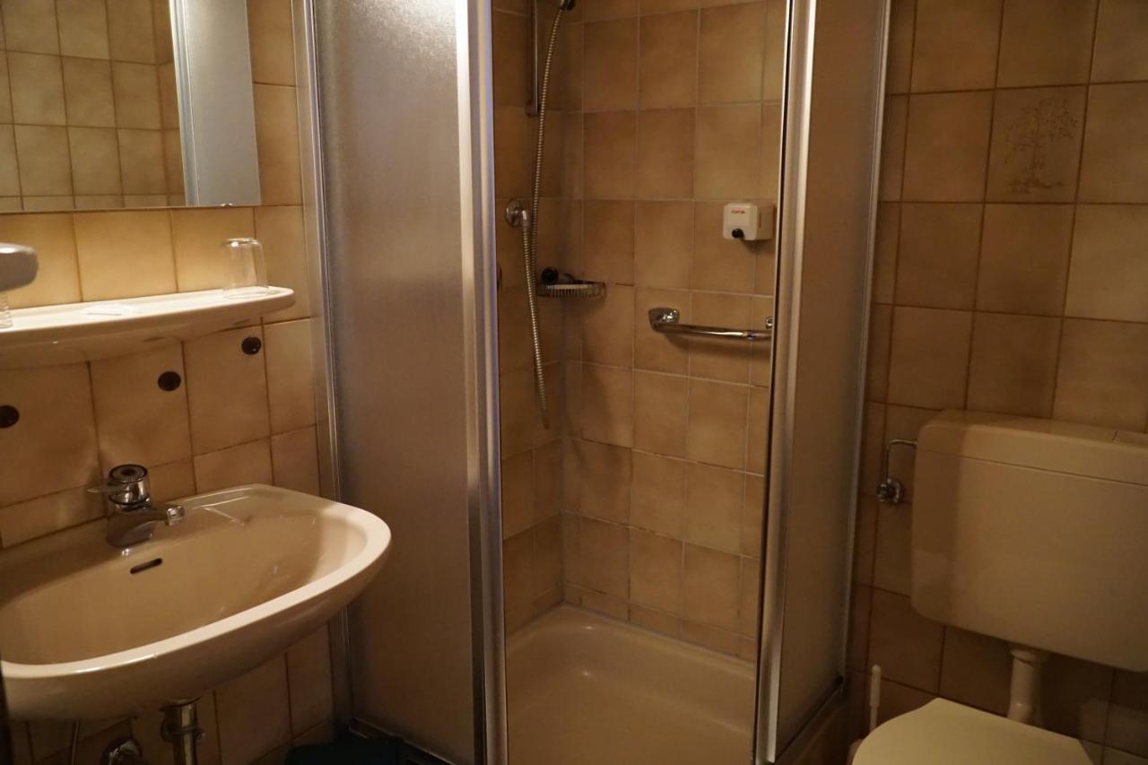 Hotel Zum Goldenen Ochsen Maikammer Kültér fotó