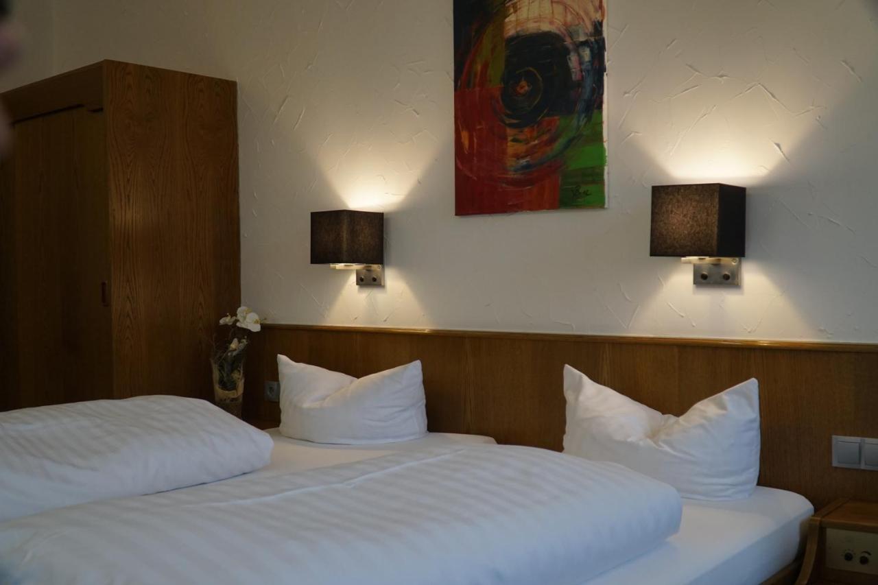 Hotel Zum Goldenen Ochsen Maikammer Kültér fotó